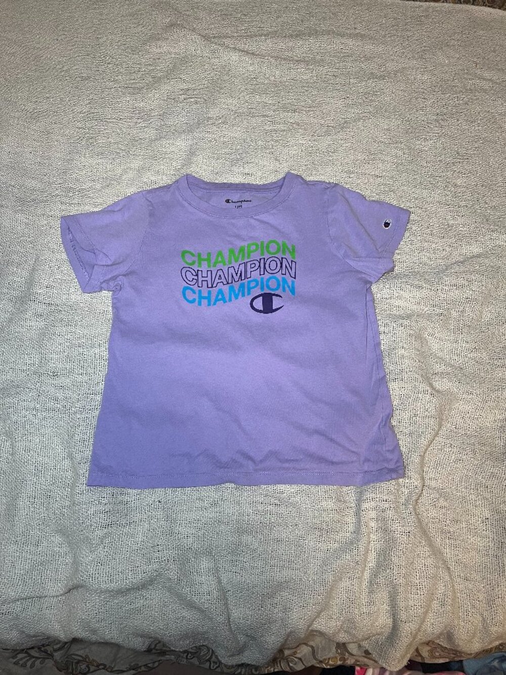 Champion Girls Graphic T-Shirt – Lavender – Size Large (14)